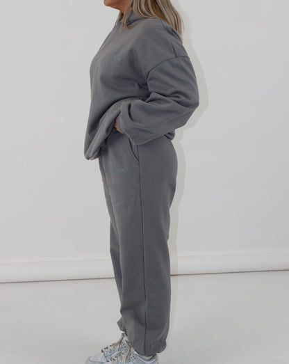 TRACKPANTS IN CHARCOAL